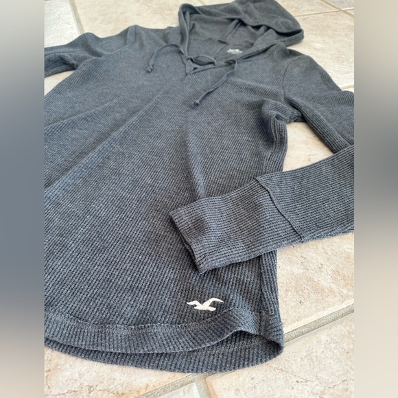 Grey Waffle Hollister Long Sleeve with Hood - Picture 3 of 7